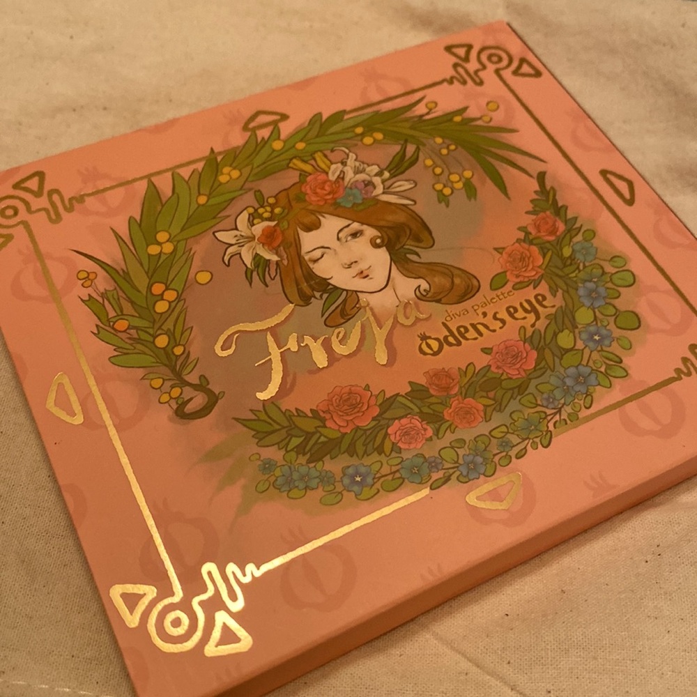 Oden’s Eye Freja Diva Eyeshadow Palette